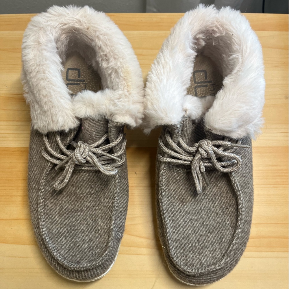 Women’s Hey Dudes!